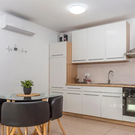 Sbay Apartment