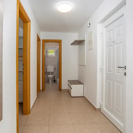 Apartment Sbay *