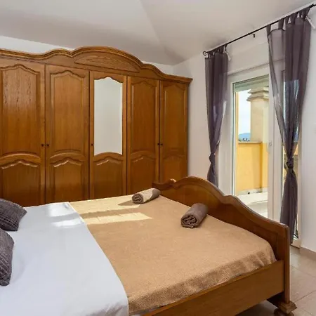 Apartment Sbay Omišalj