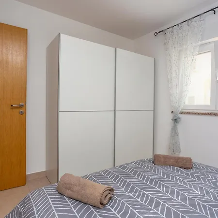 Sbay Apartment Omisalj