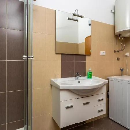 Apartment Sbay Omisalj